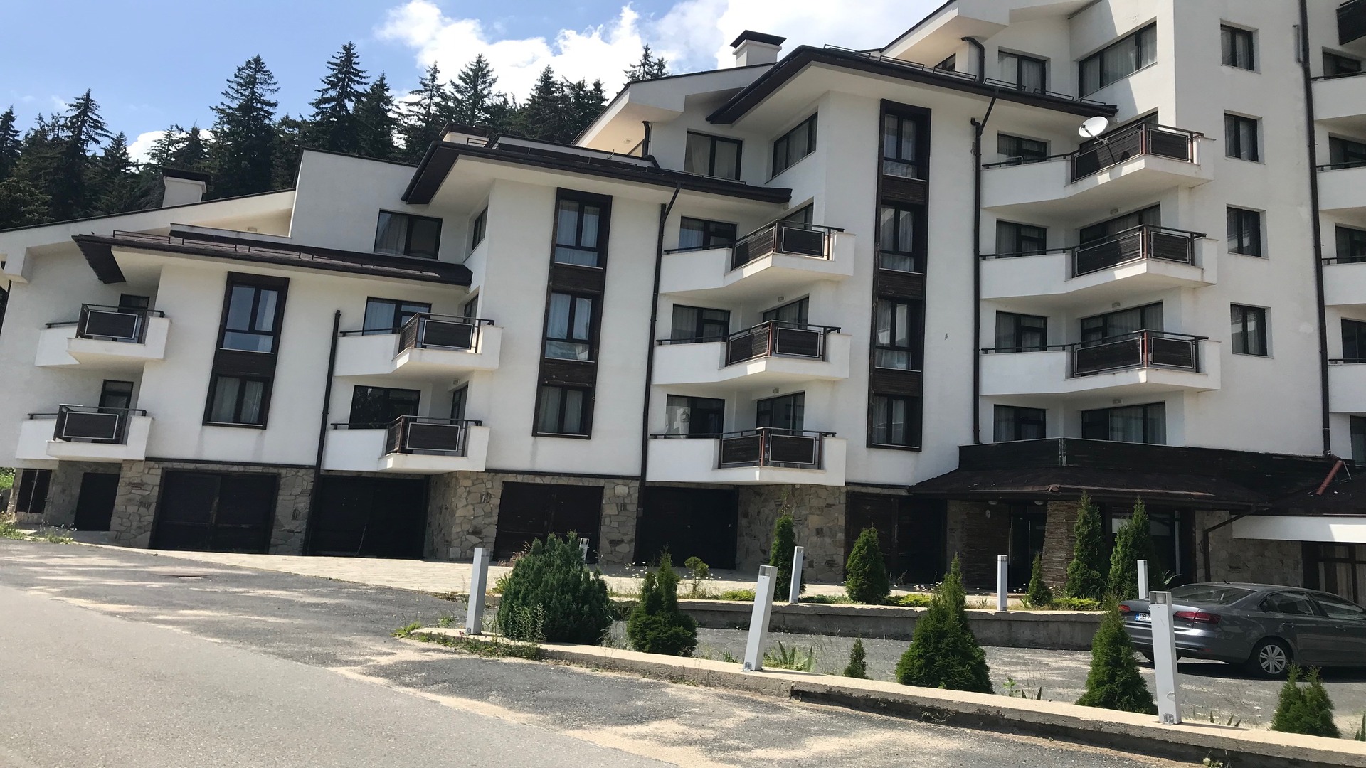 Luxury SPA hotel with beautiful views and a great location in Pamporovo
