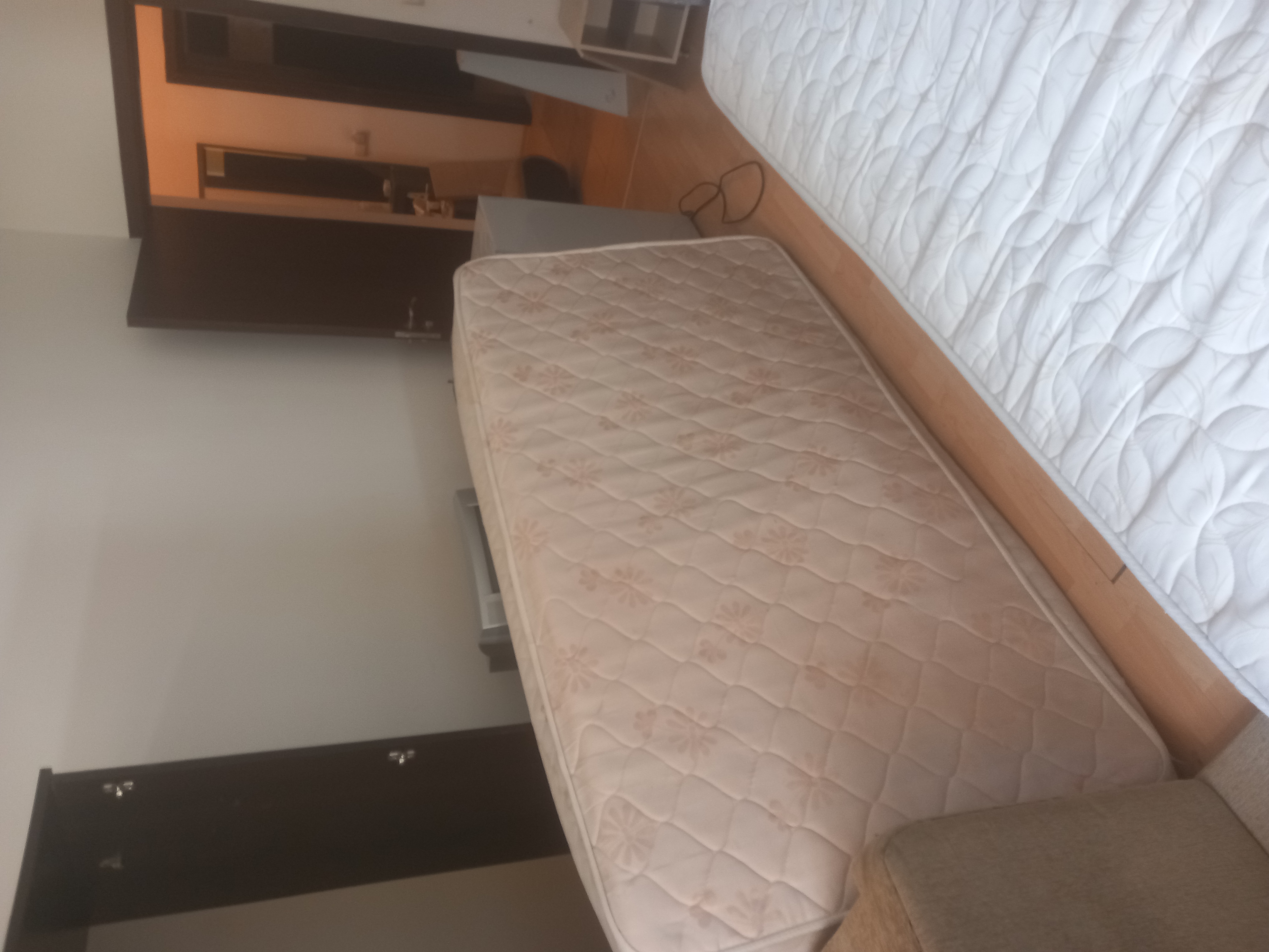 Apartment No. 13, Mountain Paradise Hotel